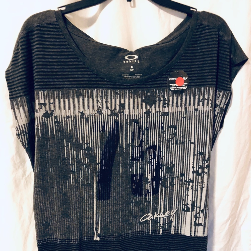 Oakley Sleeveless Tee